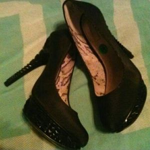 Bought these in the early 2000s gorgeous unique heels